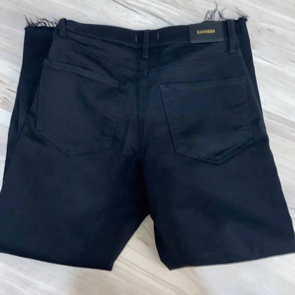 High waist Capri style black jeans